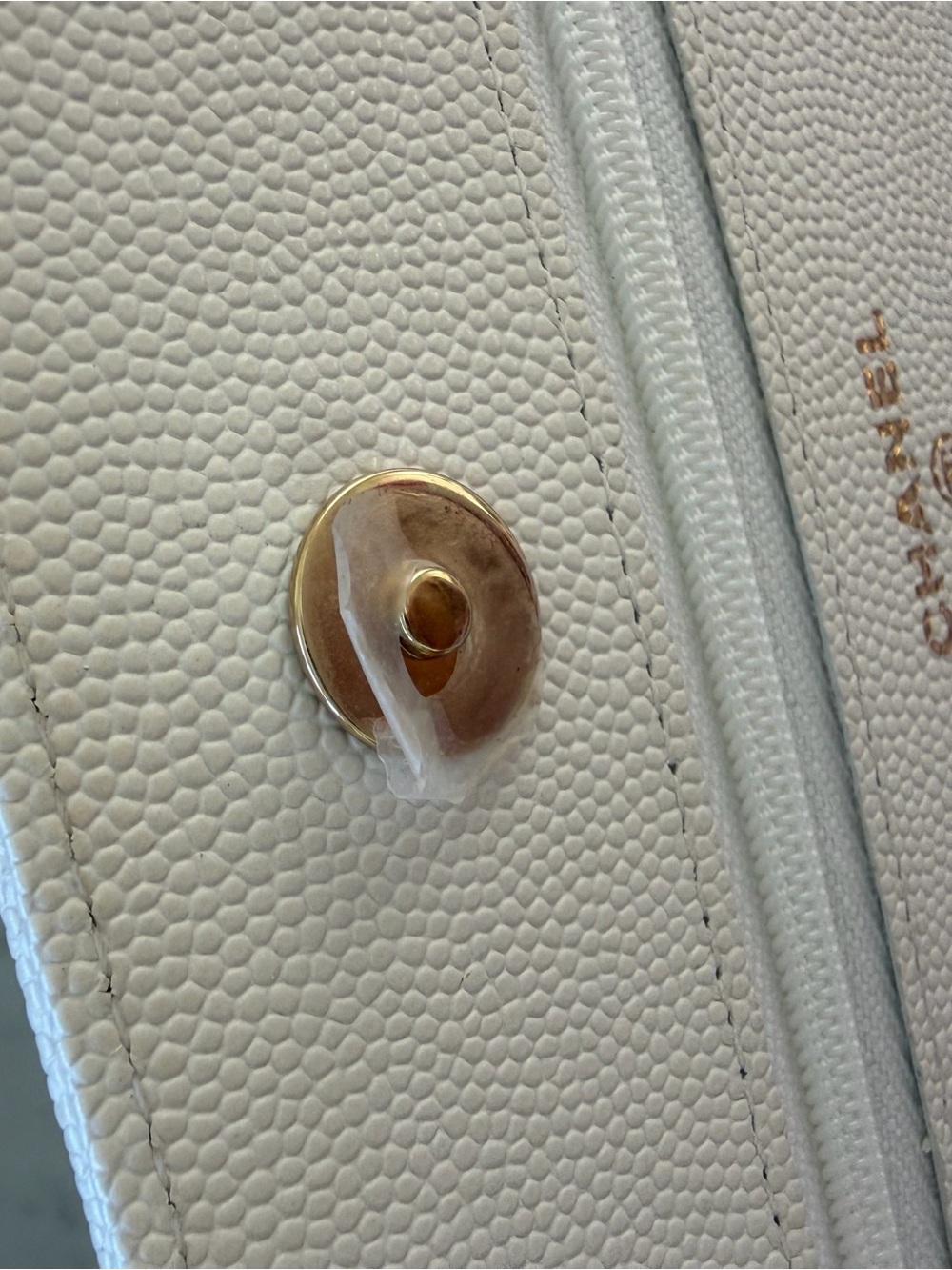 Chanel White Wallet on chain - Authentic - Picture 8 of 16